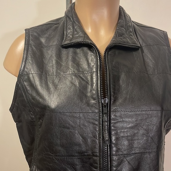 GAP  Black color 💯% leather riding  Womens VEST size SMALL w pockets - Picture 4 of 15